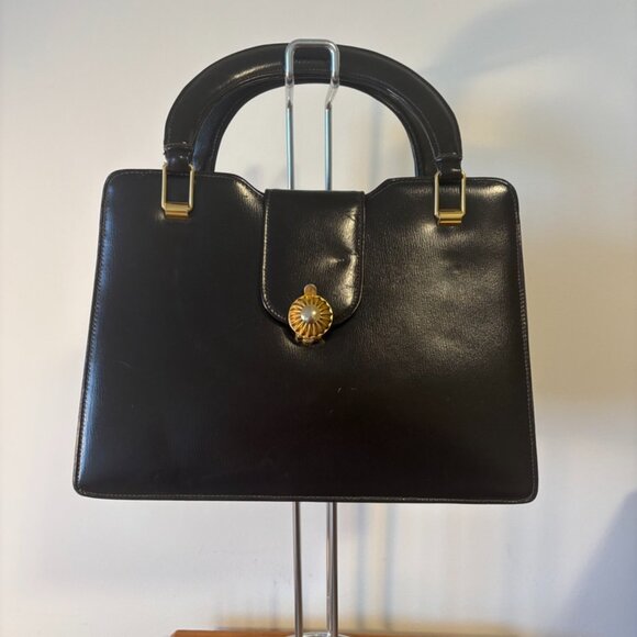 1960s vintage faux leather handbag with interesting clasp - Picture 2 of 8